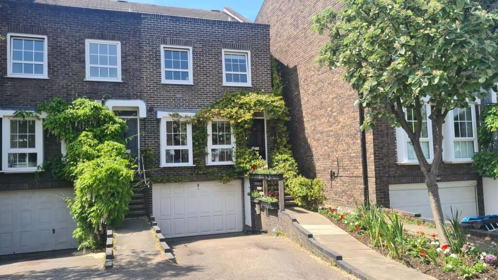 Property photo 1 of 21 Semi Detached With Double Garage And Driveway