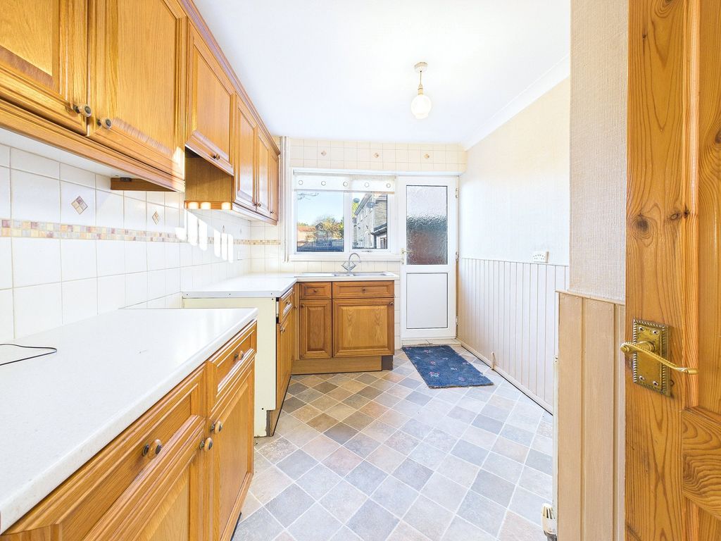 Property photo 3 of 14 Kitchen