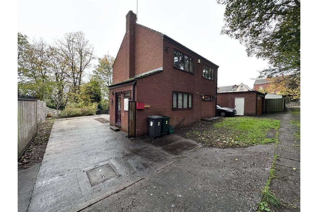 Property photo 1 of 16