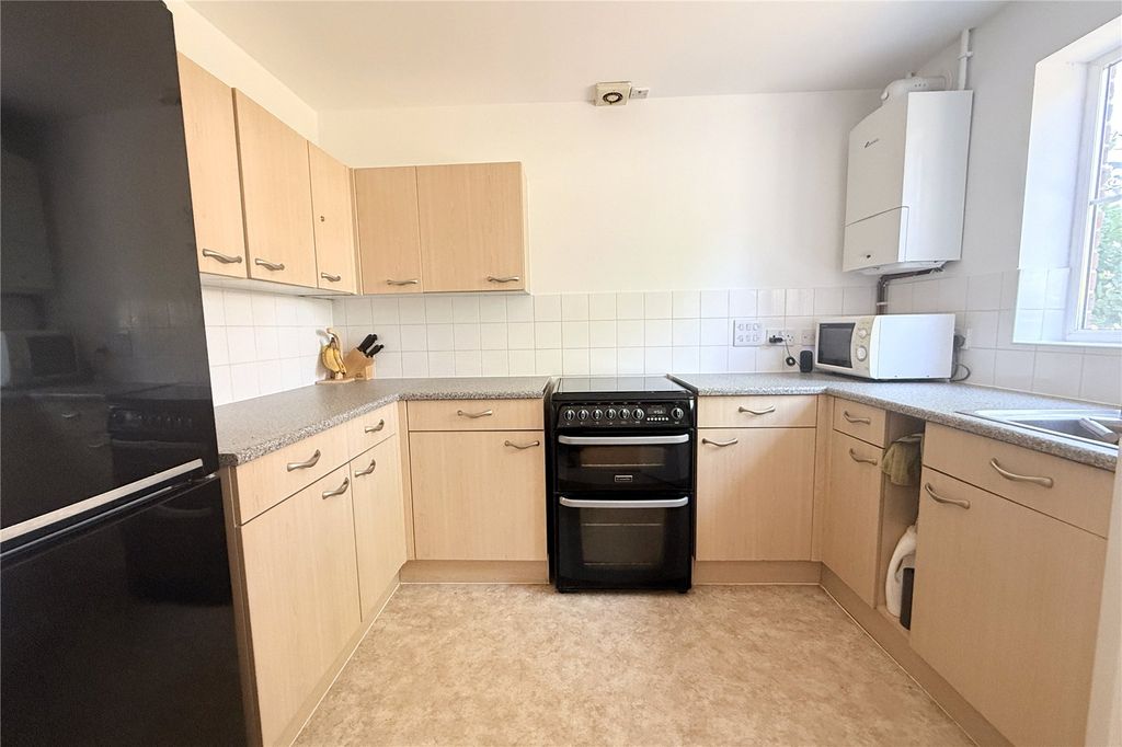 Property photo 2 of 10 Kitchen