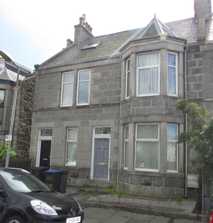 Property photo 1 of 11 External