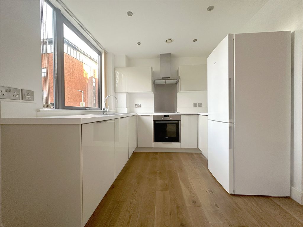 Property photo 2 of 6 Kitchen