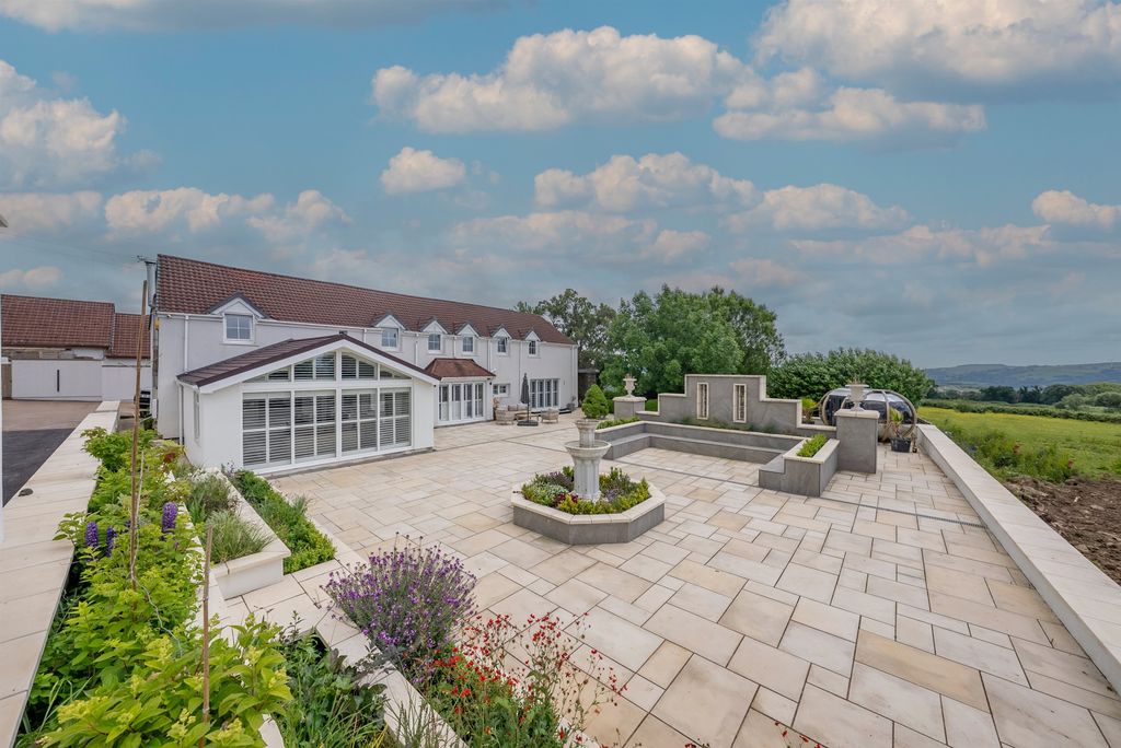 Property photo 1 of 51