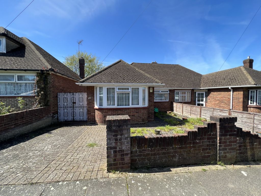Property photo 1 of 8 2 Bedroom Semi Detached Bungalow For Sale