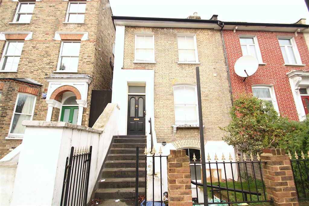 Property photo 1 of 11