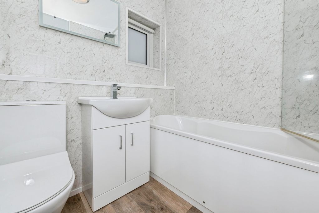 Property photo 3 of 15 Picture