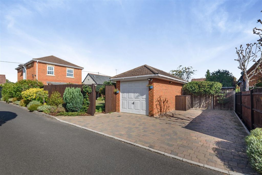 Property photo 2 of 18 Garage, Parking & Rear Access