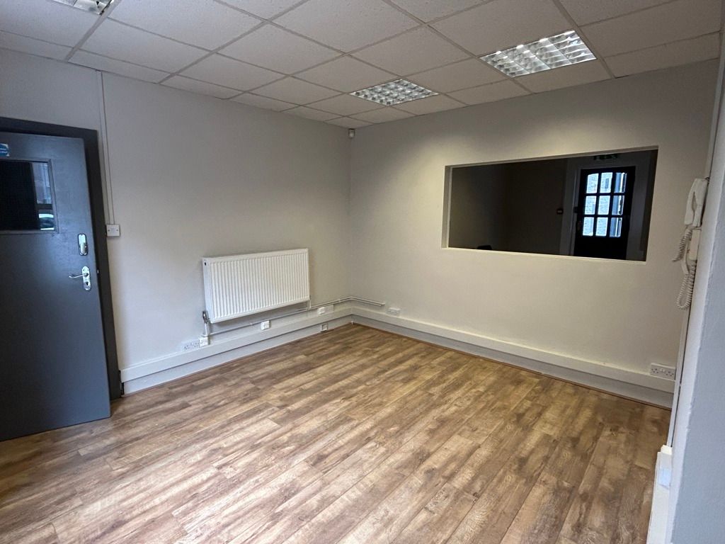 Property photo 2 of 12 Photo 24