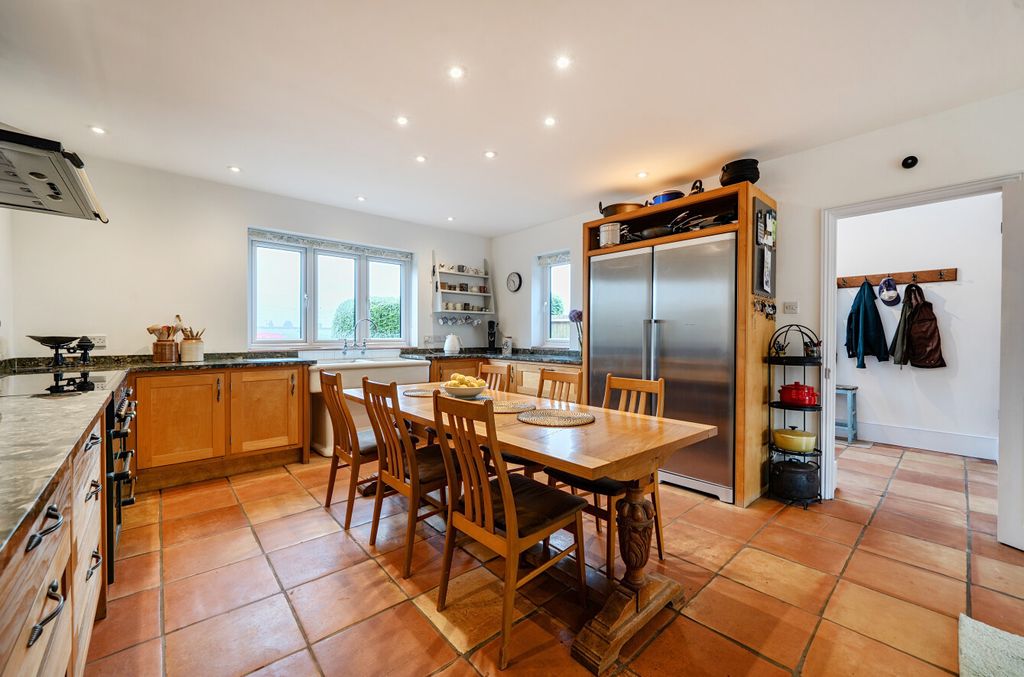 Property photo 3 of 17 1467046-7-6A1Ffbc...