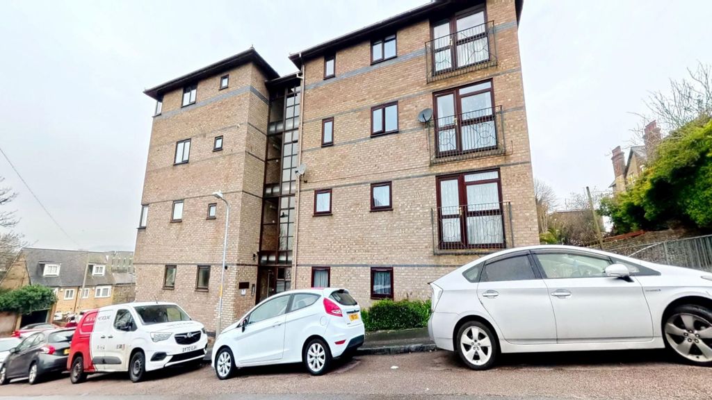 Property photo 1 of 21