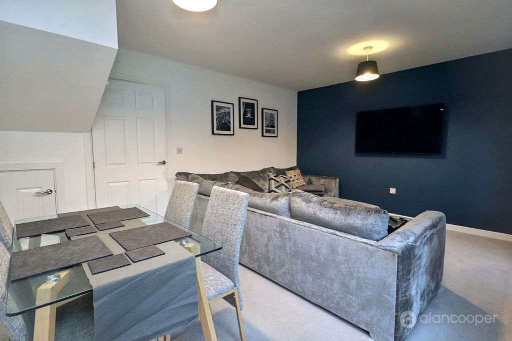 Property photo 3 of 22 4731727