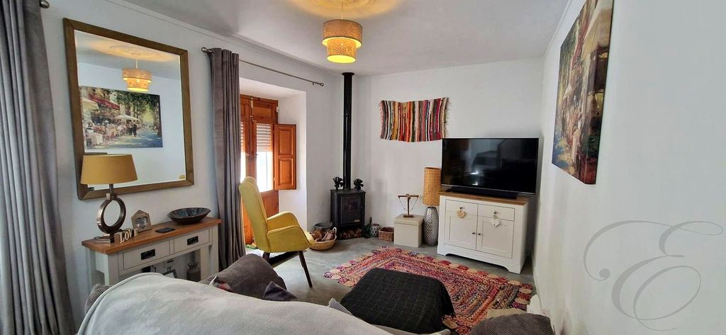 Property photo 3 of 32
