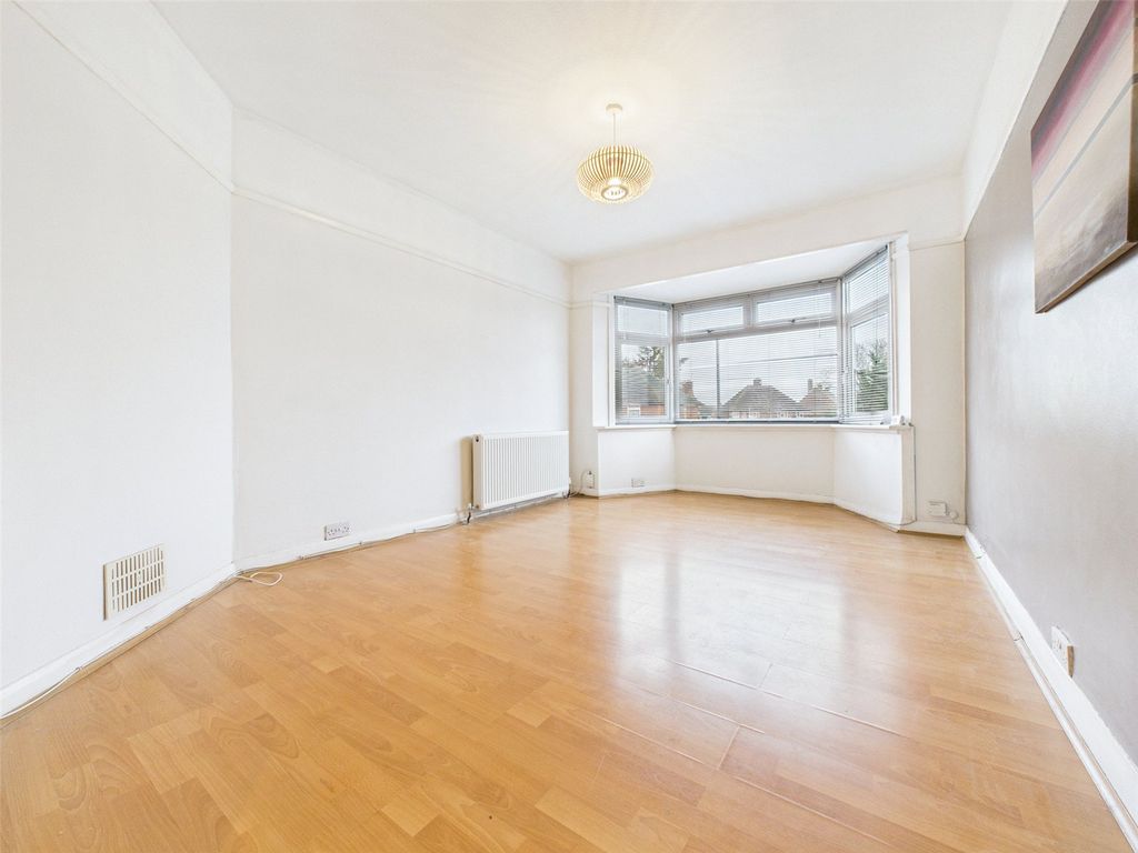 Property photo 3 of 8 Picture No. 12