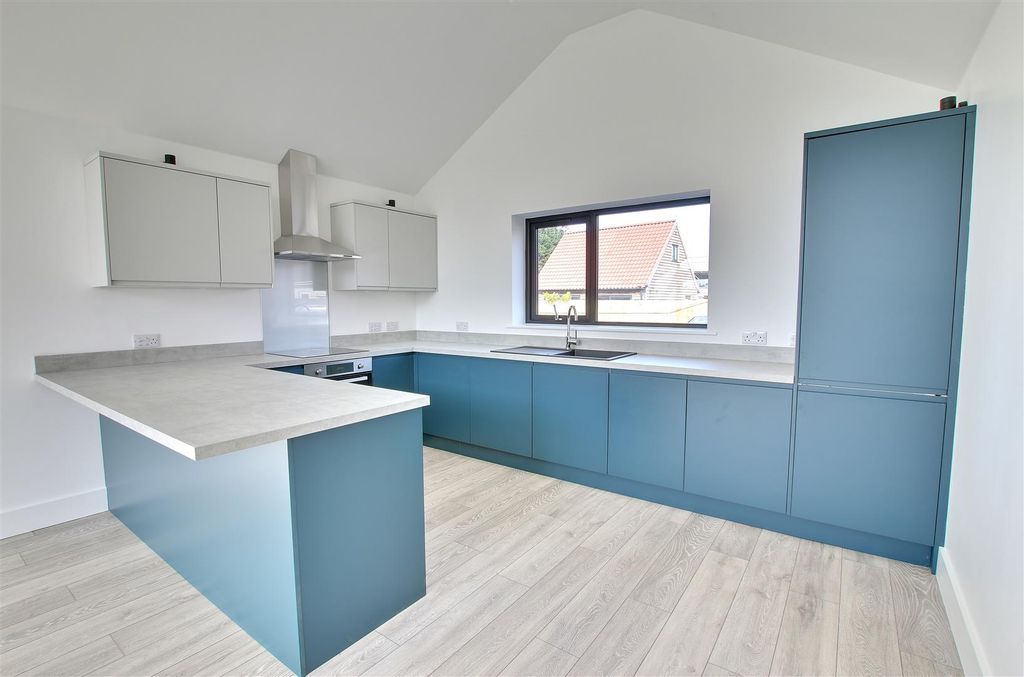 Property photo 2 of 9 Img_8639-Img_8641.Jpg