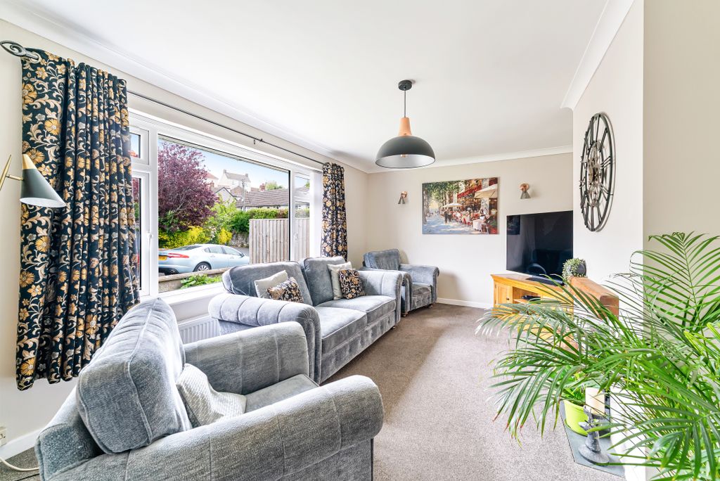 Property photo 3 of 19 Gallery