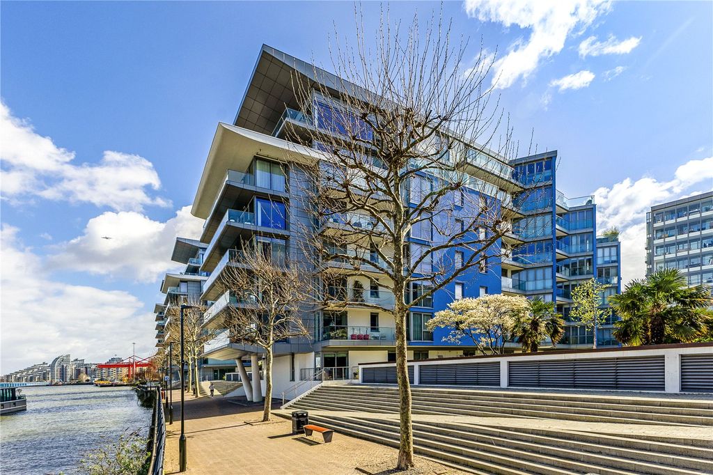 Property photo 1 of 19 Riverside Quarter