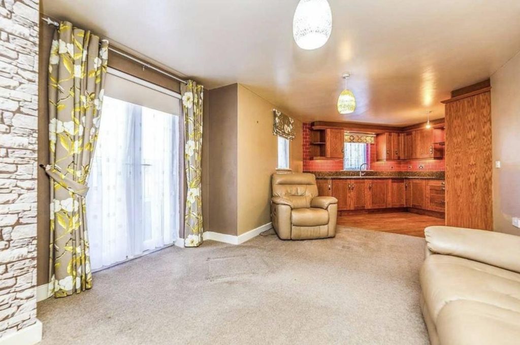 Property photo 2 of 8 2.Png