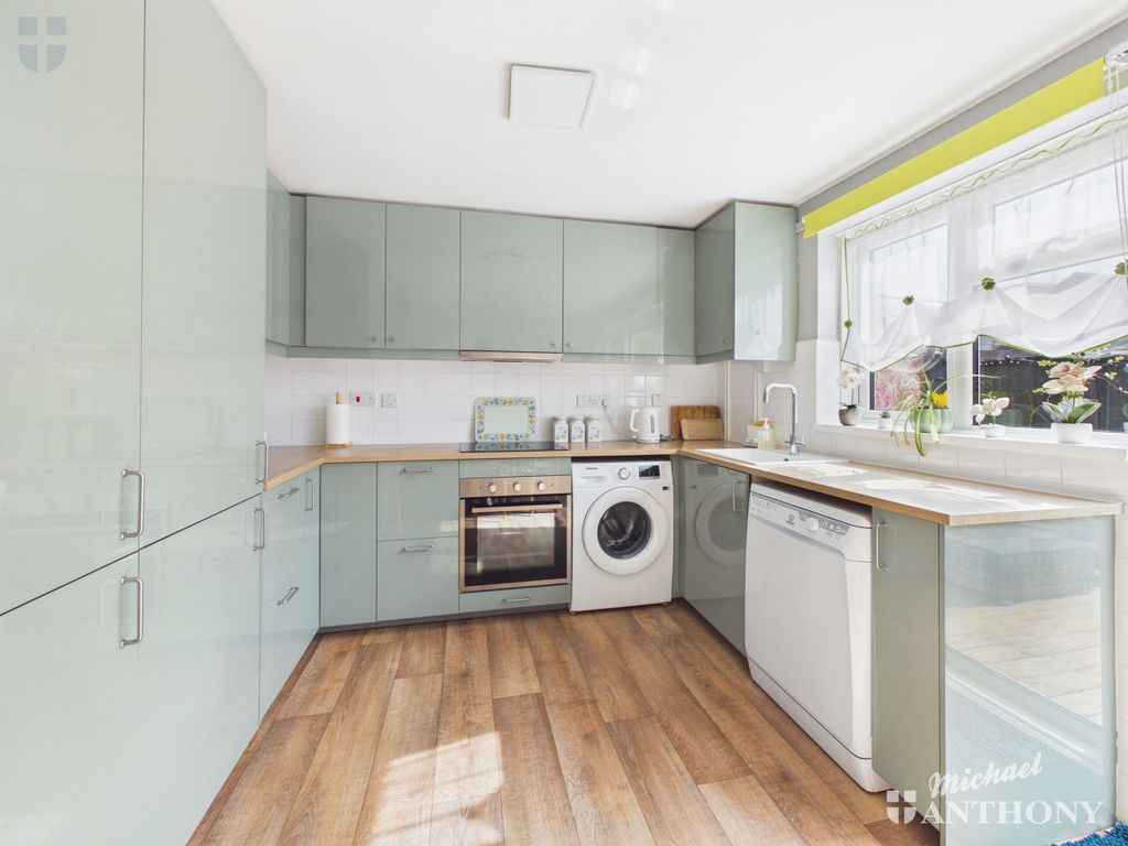 Property photo 3 of 17 Cam03852G0-Pr0628-Still003