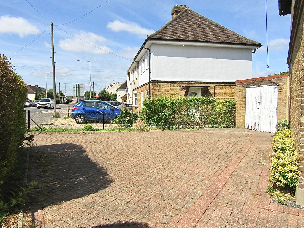 Property photo 3 of 27