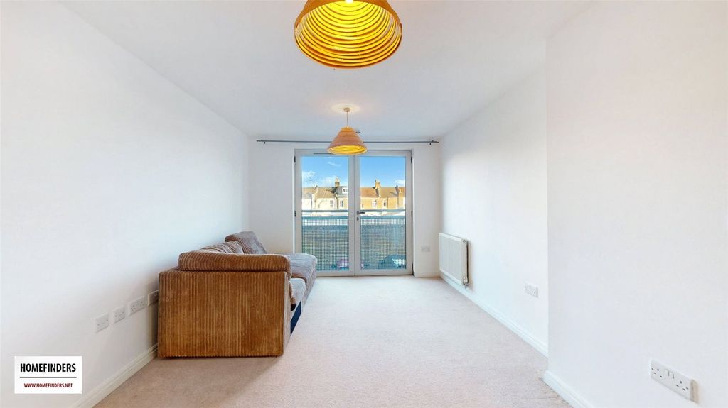 Property photo 2 of 13 Picture No. 17