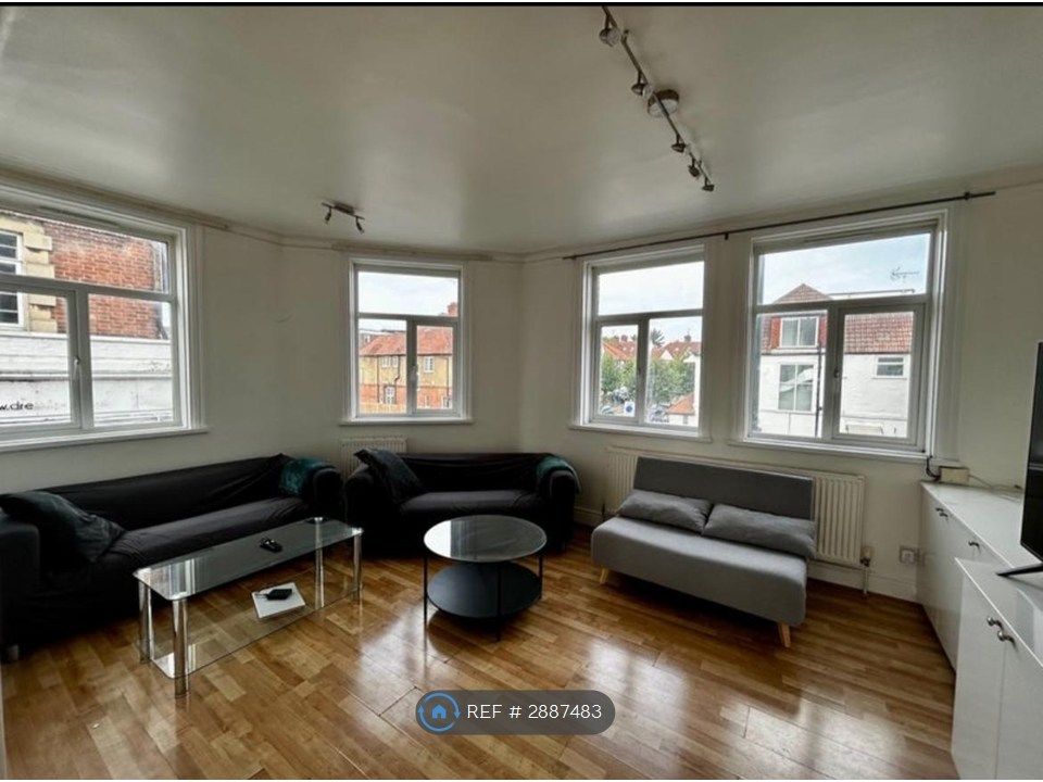 Property photo 1 of 11 Open Plan Lounge