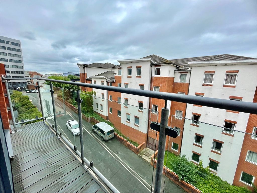 Property photo 3 of 10 Balcony