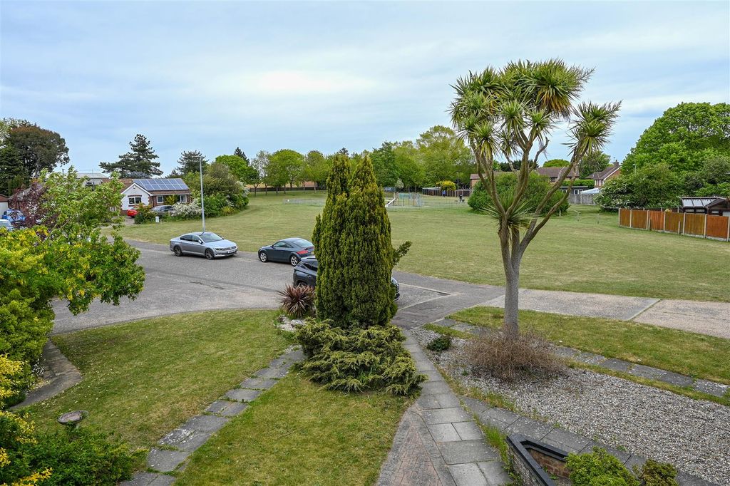 Property photo 2 of 14 View To Front.Jpg