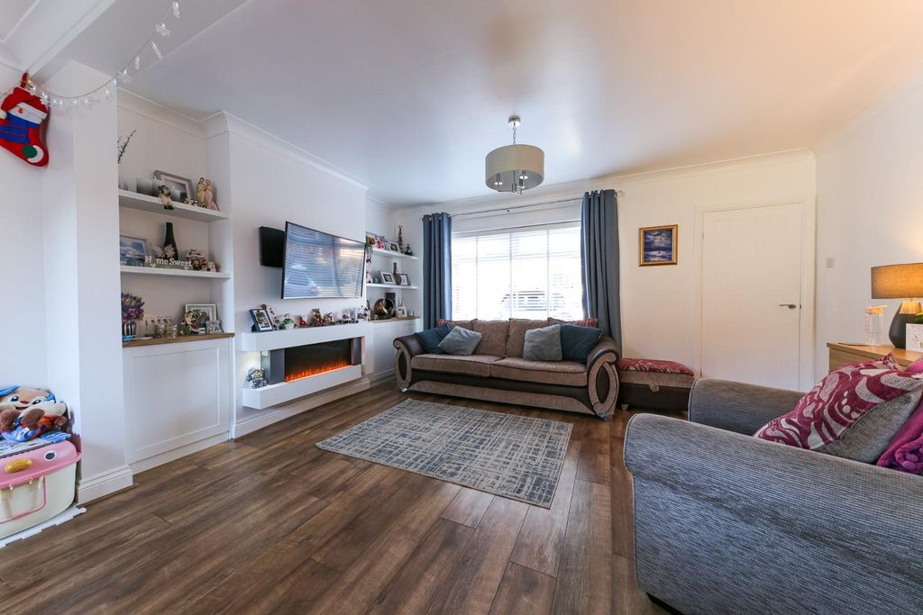 Property photo 3 of 14 Living Room