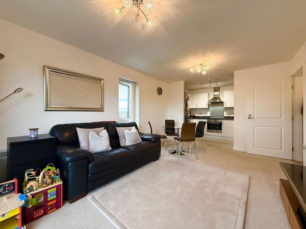 Property photo 3 of 14 Photo 12