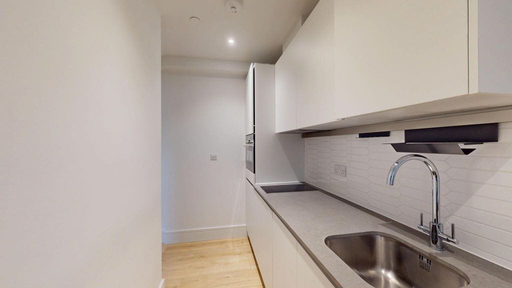 Property photo 2 of 25 Kitchen