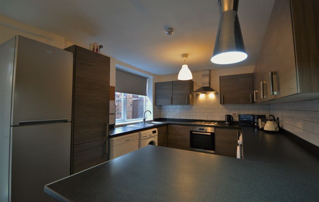 Property photo 1 of 4