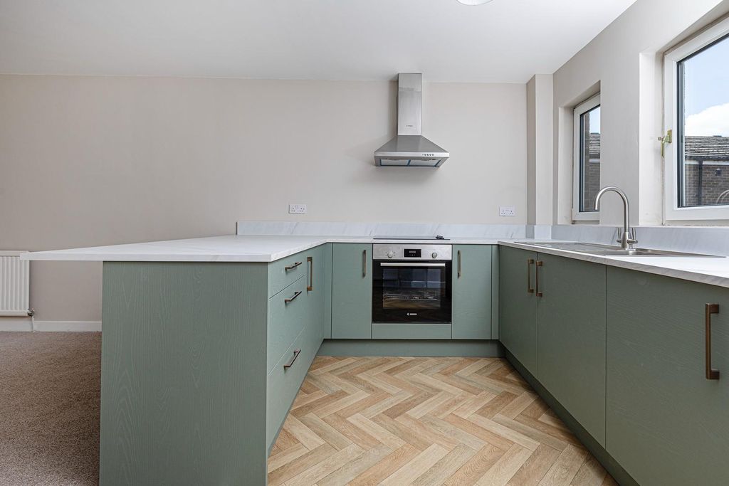 Property photo 2 of 16 Living/Dining Kitchen