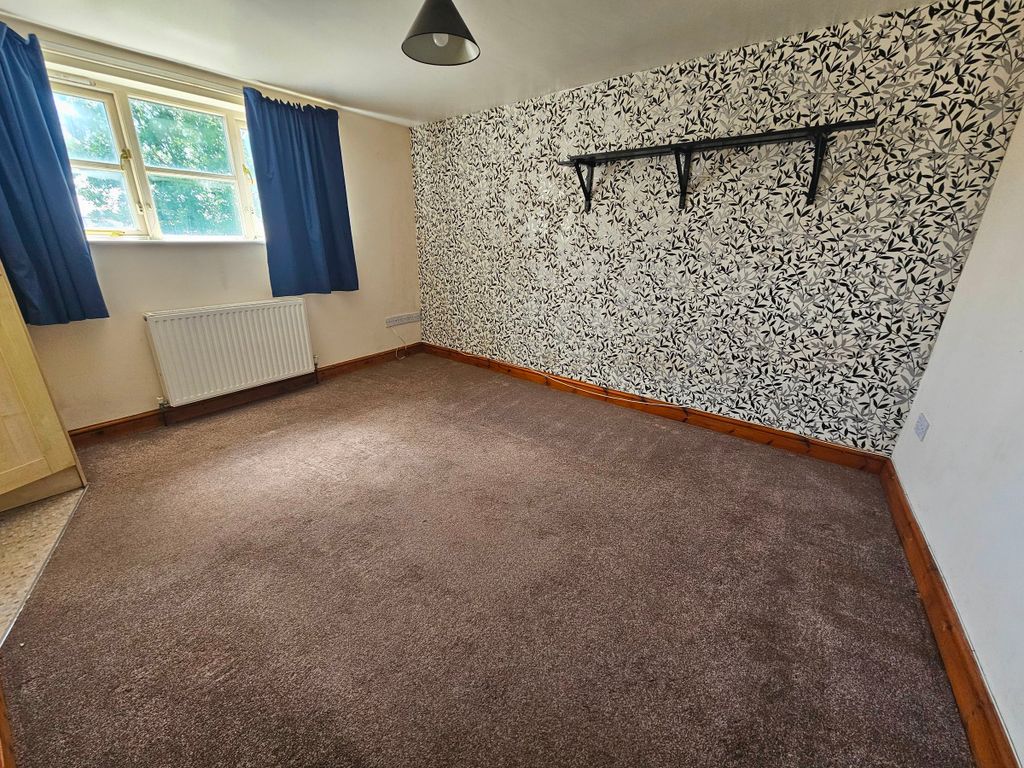 Property photo 3 of 4