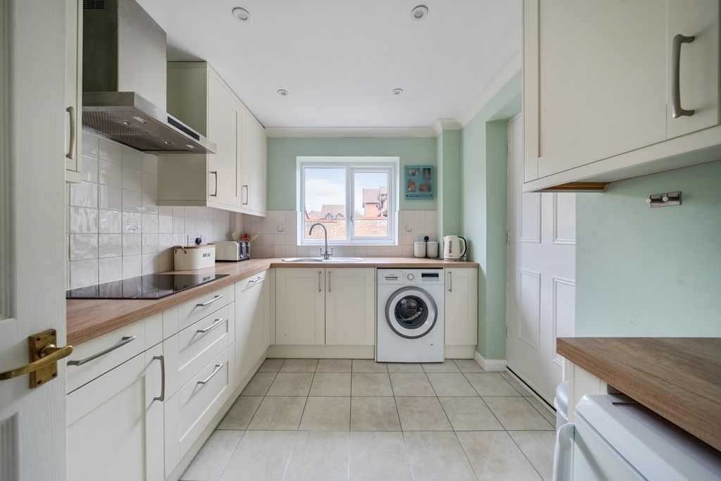 Property photo 2 of 21 Kitchen