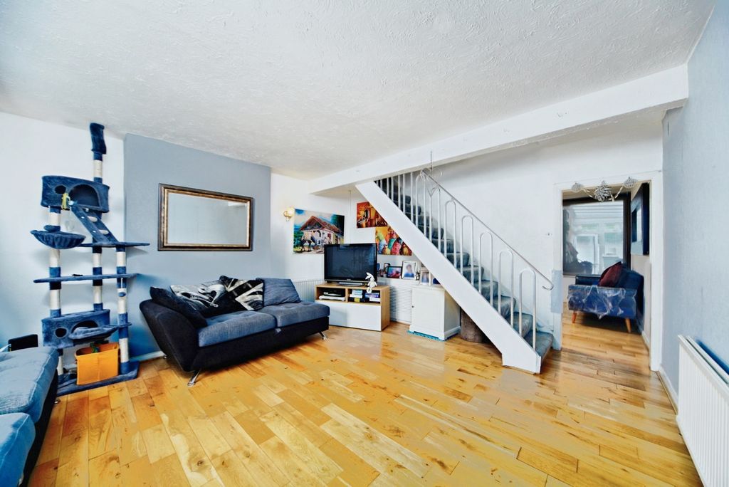 Property photo 3 of 12 Photo