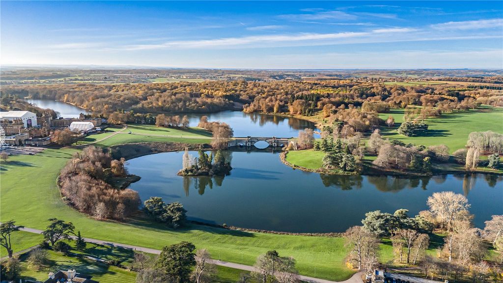 Property photo 1 of 27 Woodstock