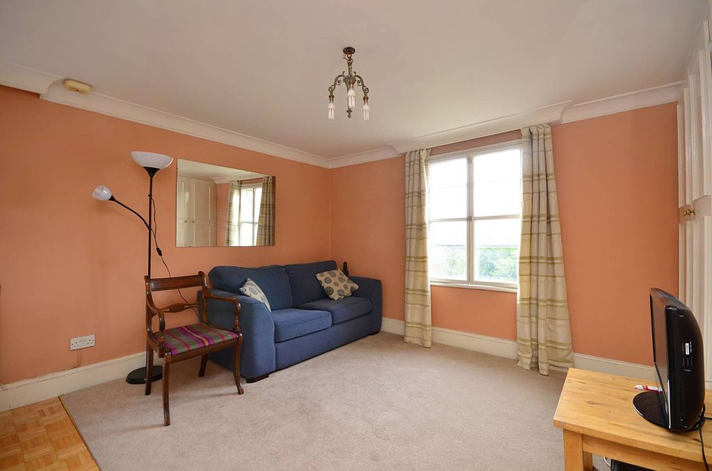 Property photo 2 of 6