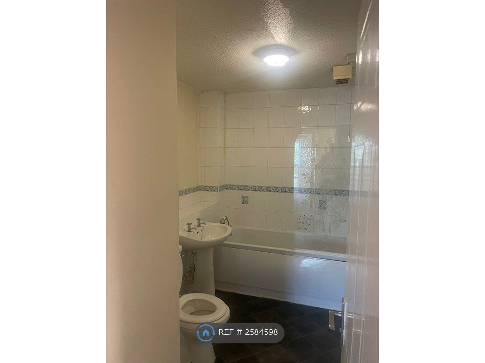 Property photo 2 of 6 Bathroom