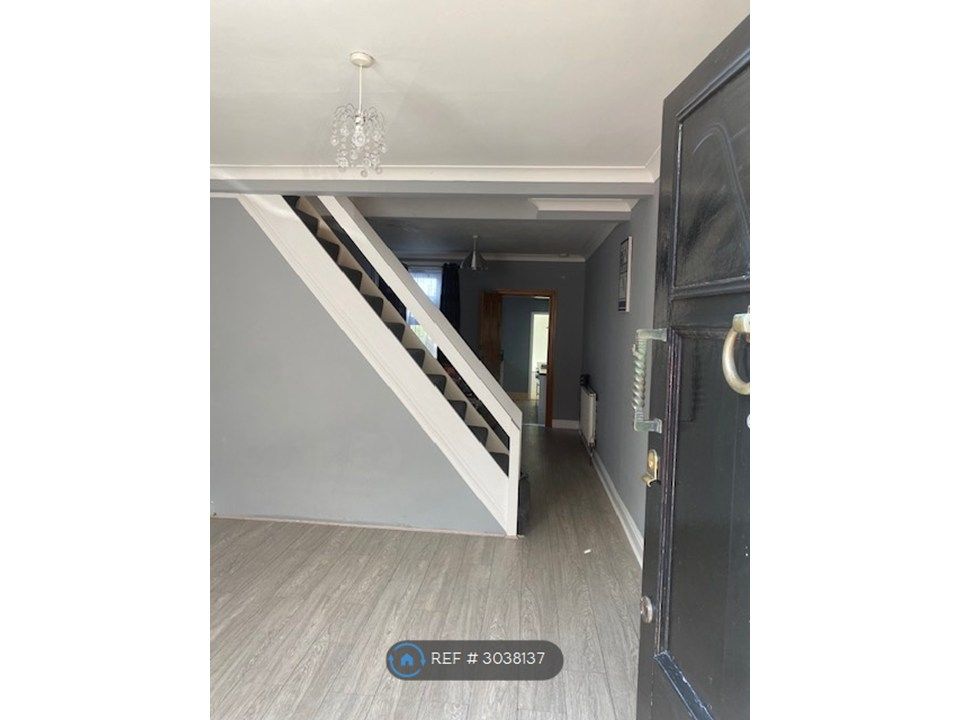Property photo 3 of 14 Entrance
