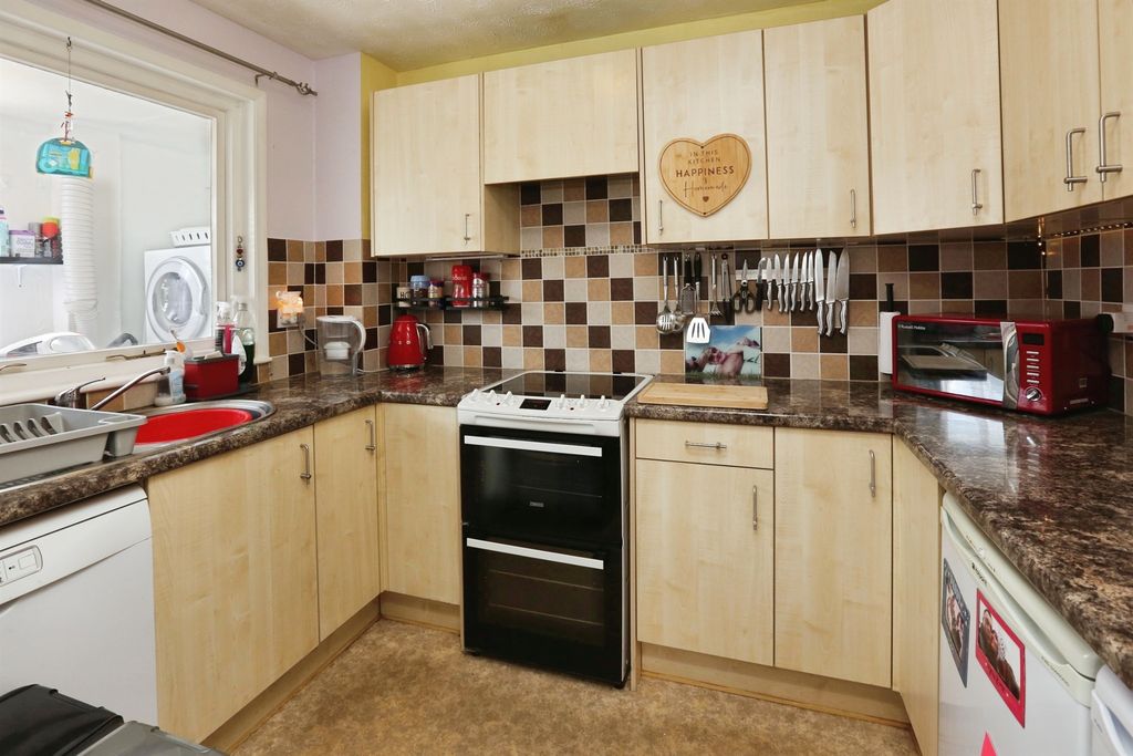 Property photo 2 of 16