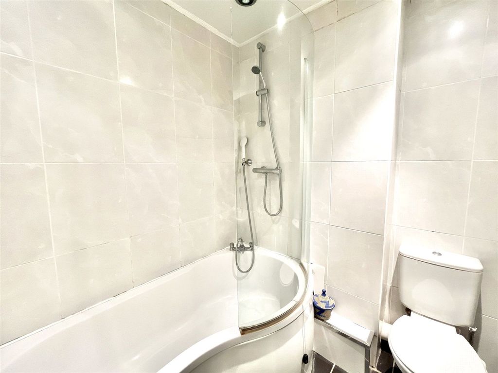 Property photo 3 of 15 Bathroom