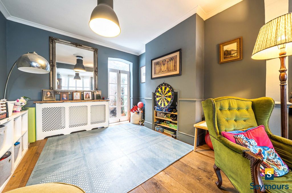 Property photo 3 of 20 Dining Room