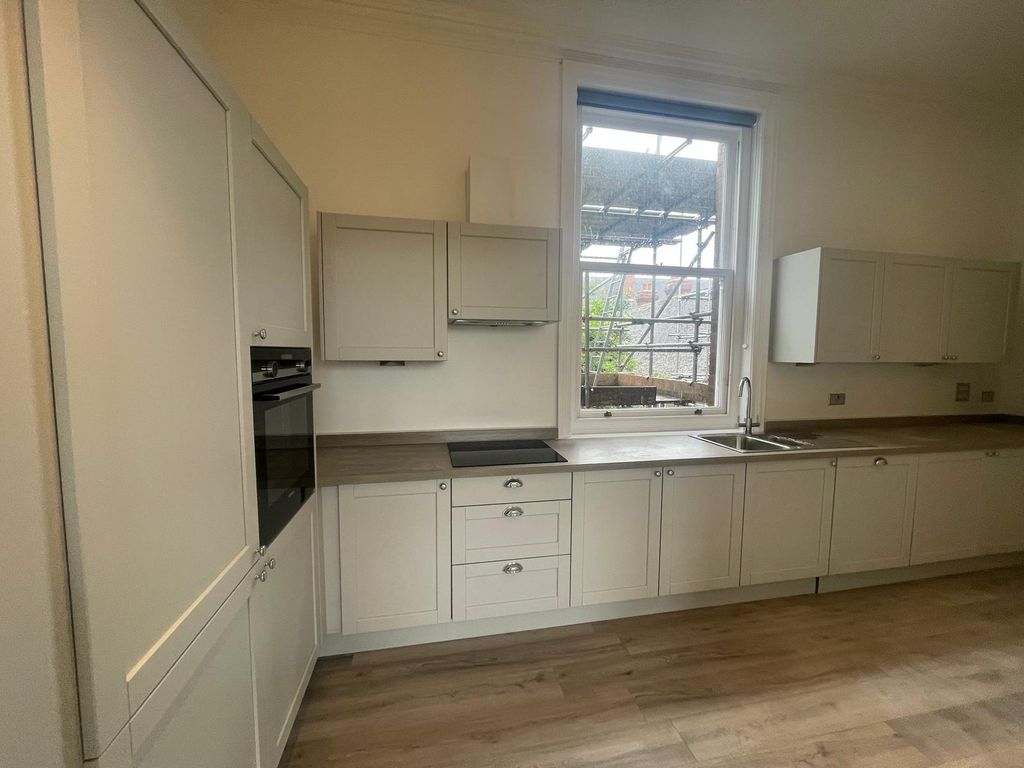 Property photo 1 of 6 Kitchen