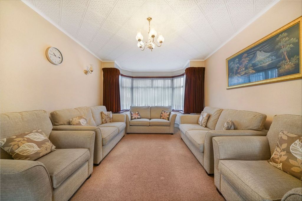 Property photo 2 of 25