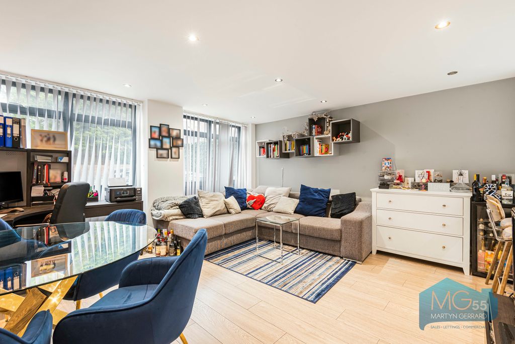 Property photo 3 of 13 Picture No. 24