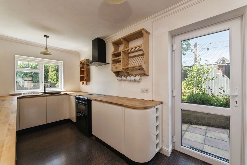 Property photo 3 of 22 Pbox-Img.Jpg