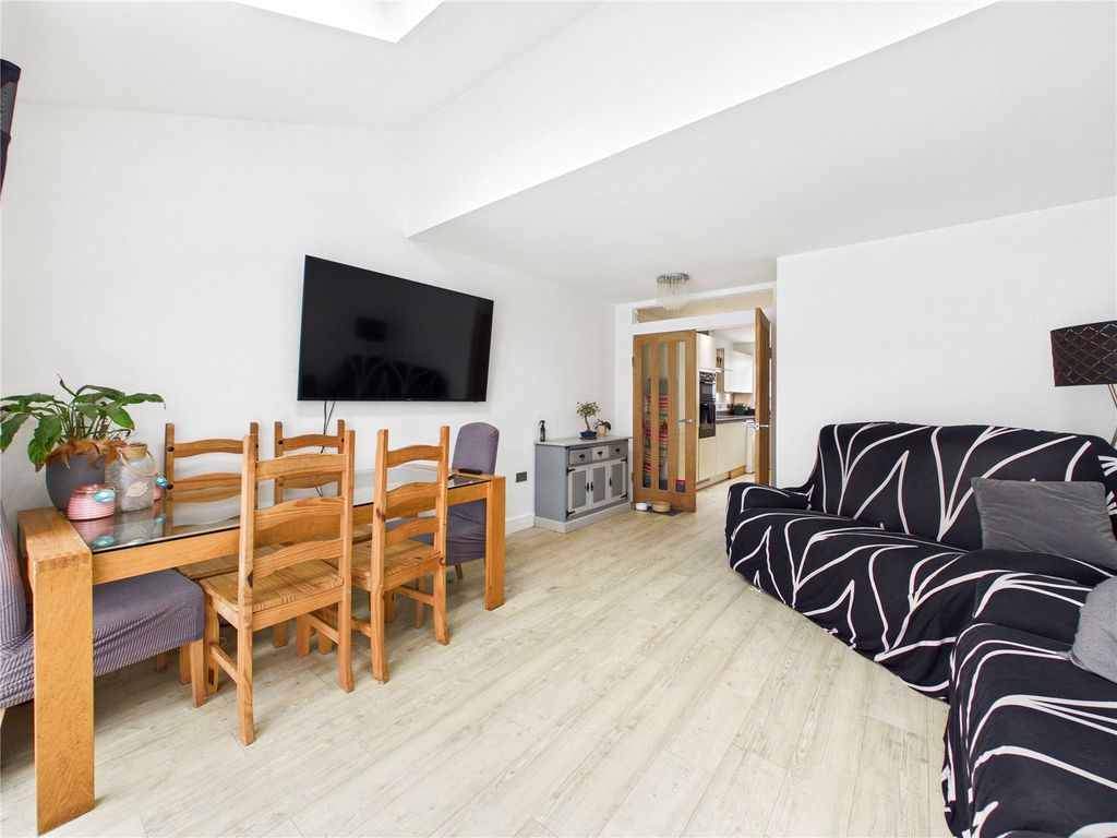 Property photo 3 of 18 Picture No. 17