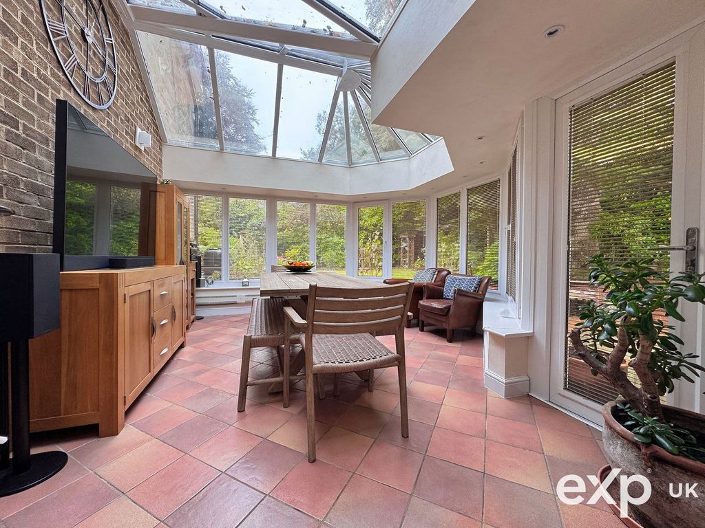 Property photo 3 of 27