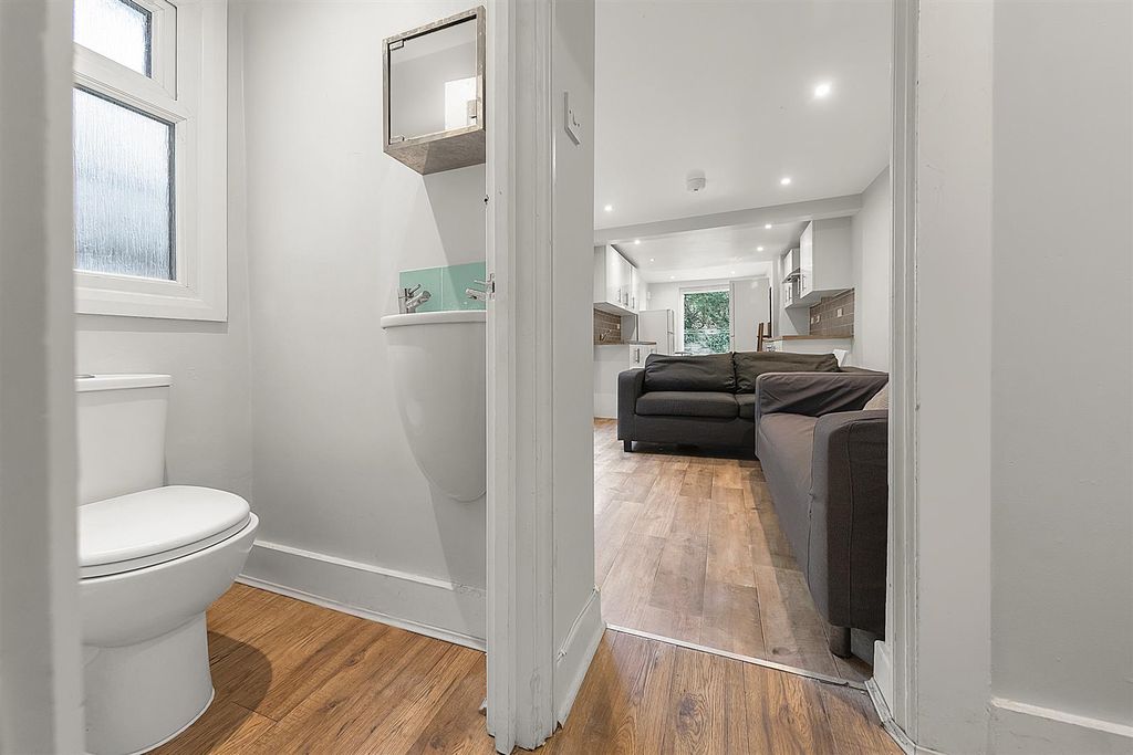 Property photo 3 of 23