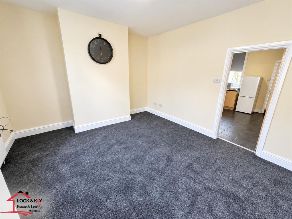 Property photo 2 of 10 2540Cf46-61F0-424d-9Bc3-B07464443A7c.Png